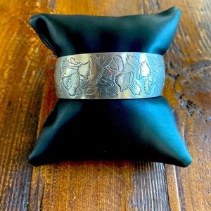Vintage cuff bracelet Kirk pewter “Poppy”